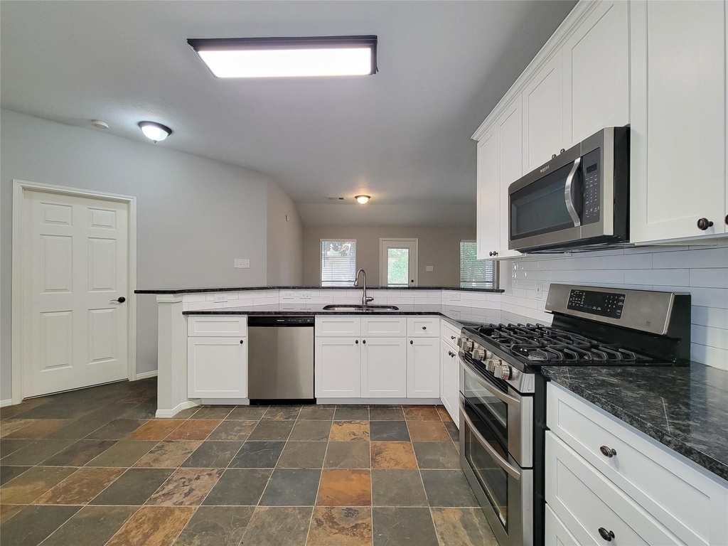 18214 Arbormont Drive - Photo 8