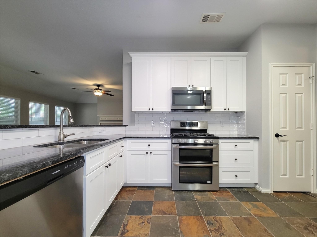 18214 Arbormont Drive - Photo 6