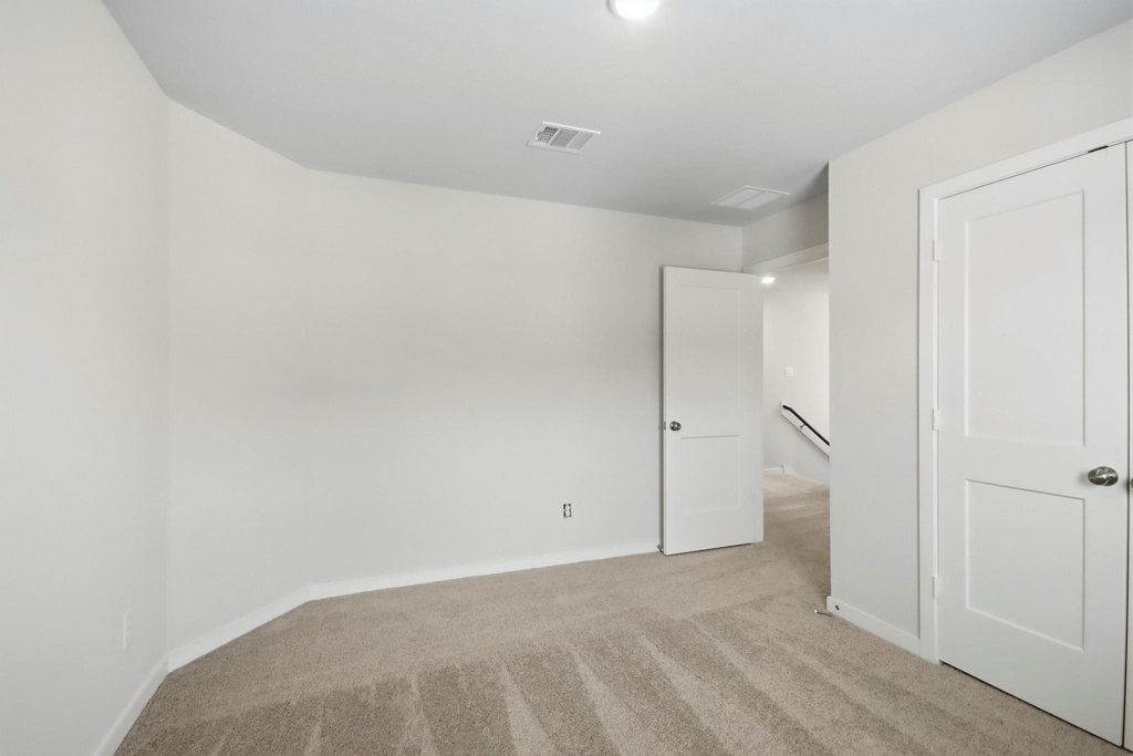 8018 Heroes Hall Drive - Photo 17