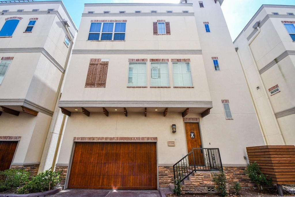 1126 W 16th Street - Photo 28