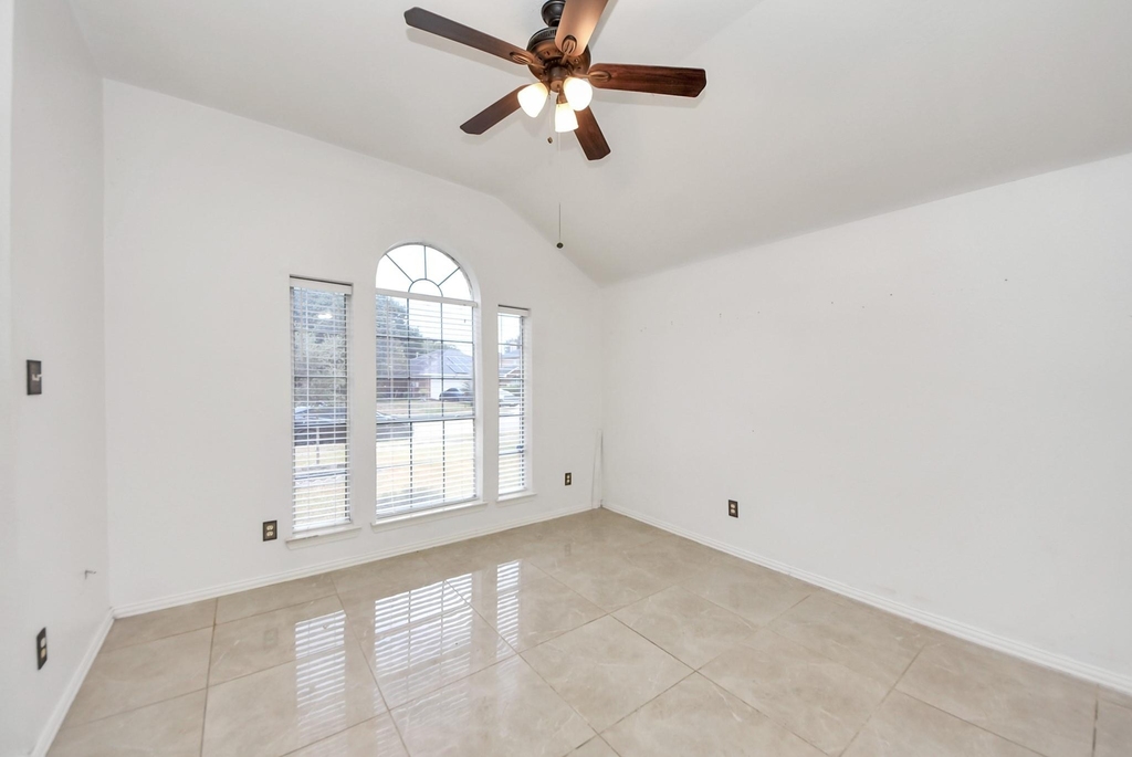 21019 Stoney Haven Drive - Photo 2