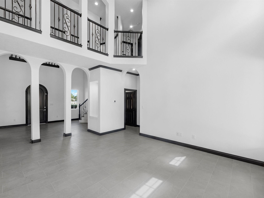 21703 Spur Circle Lane - Photo 8