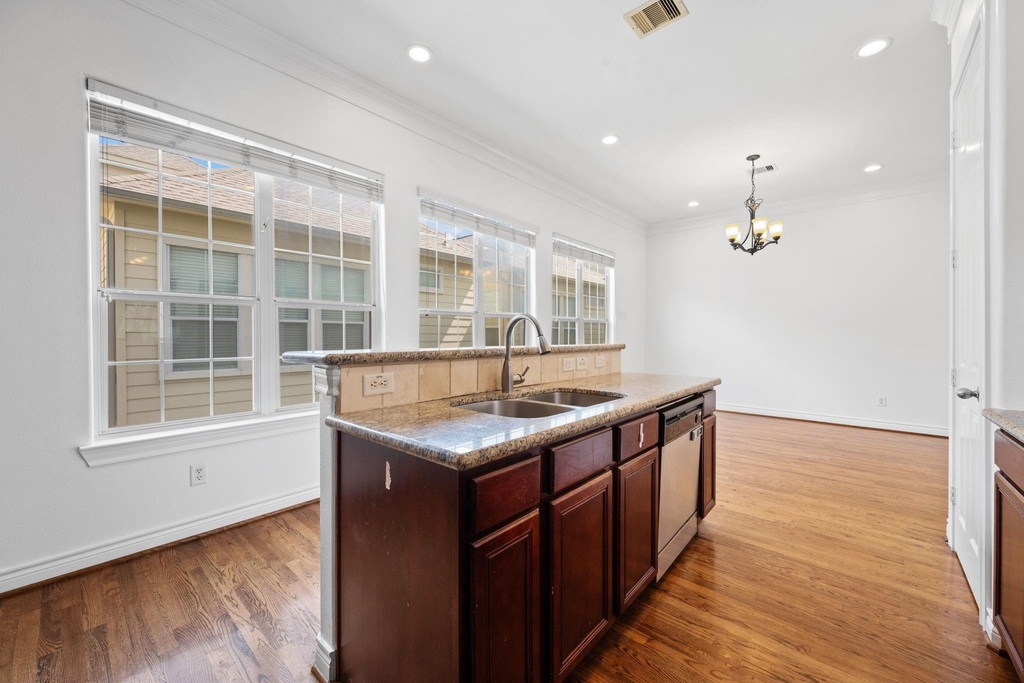 2716 Sherwin Street - Photo 12
