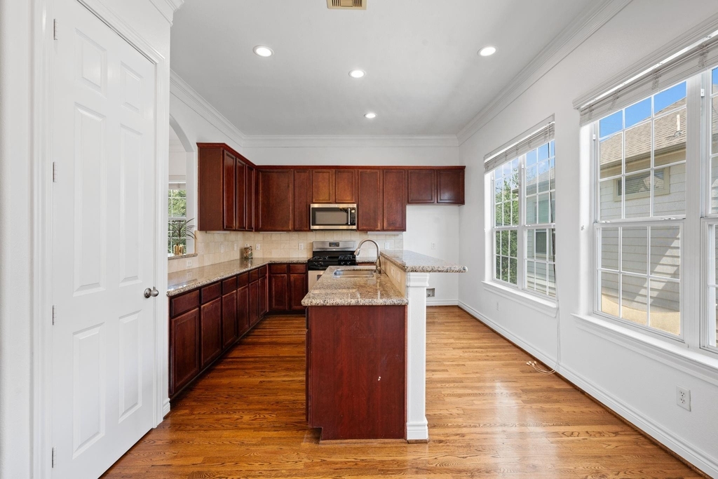 2716 Sherwin Street - Photo 13