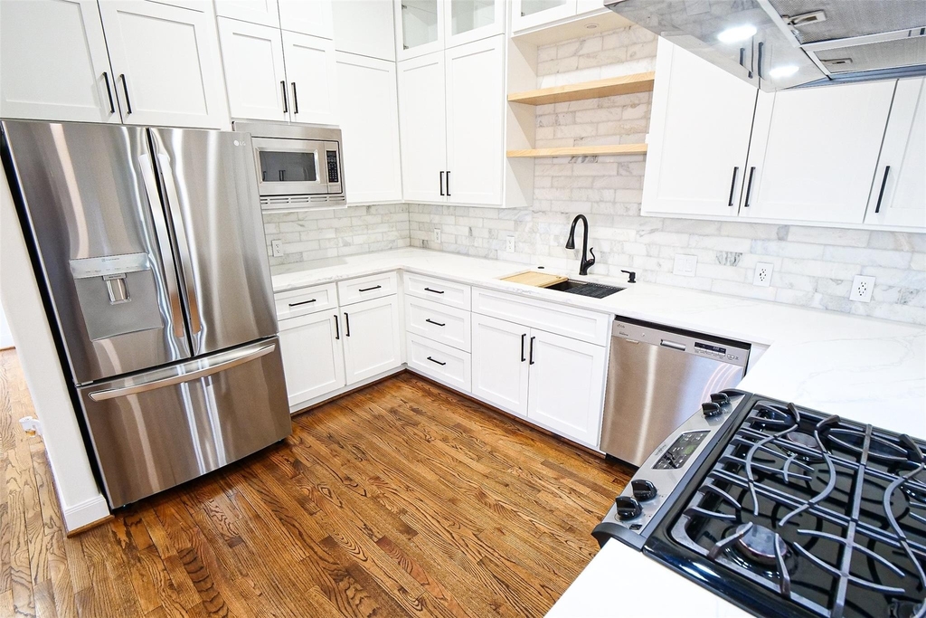 6116 1/2 Hamman Street - Photo 0