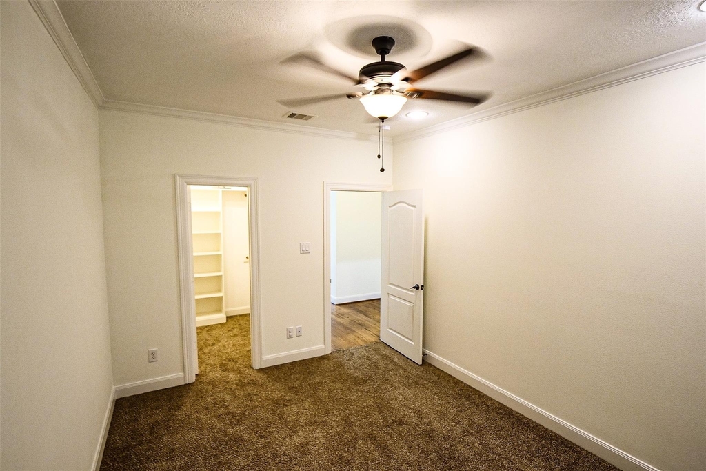 6116 1/2 Hamman Street - Photo 35