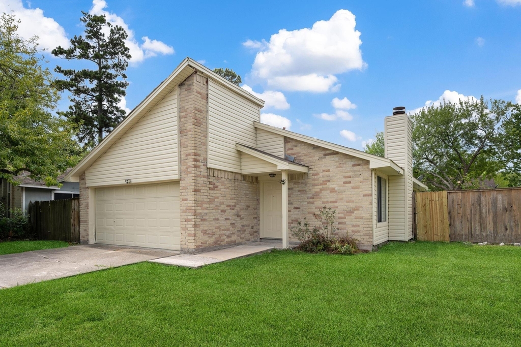 20023 Bambiwoods Drive - Photo 1
