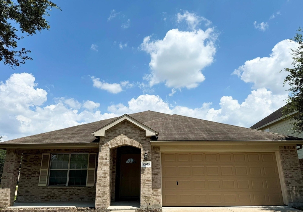 16923 Hampton Glen Court - Photo 2