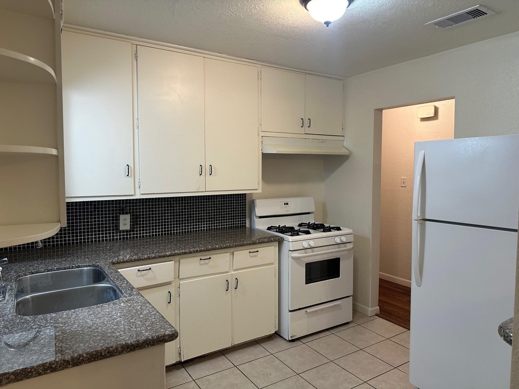116 Forest Oaks Lane - Photo 2