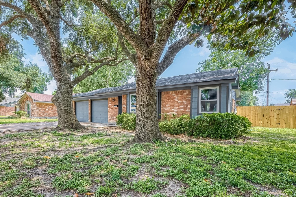 10935 Gulfdale Drive - Photo 8
