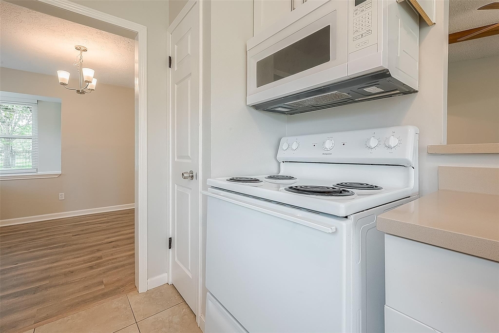 10935 Gulfdale Drive - Photo 21