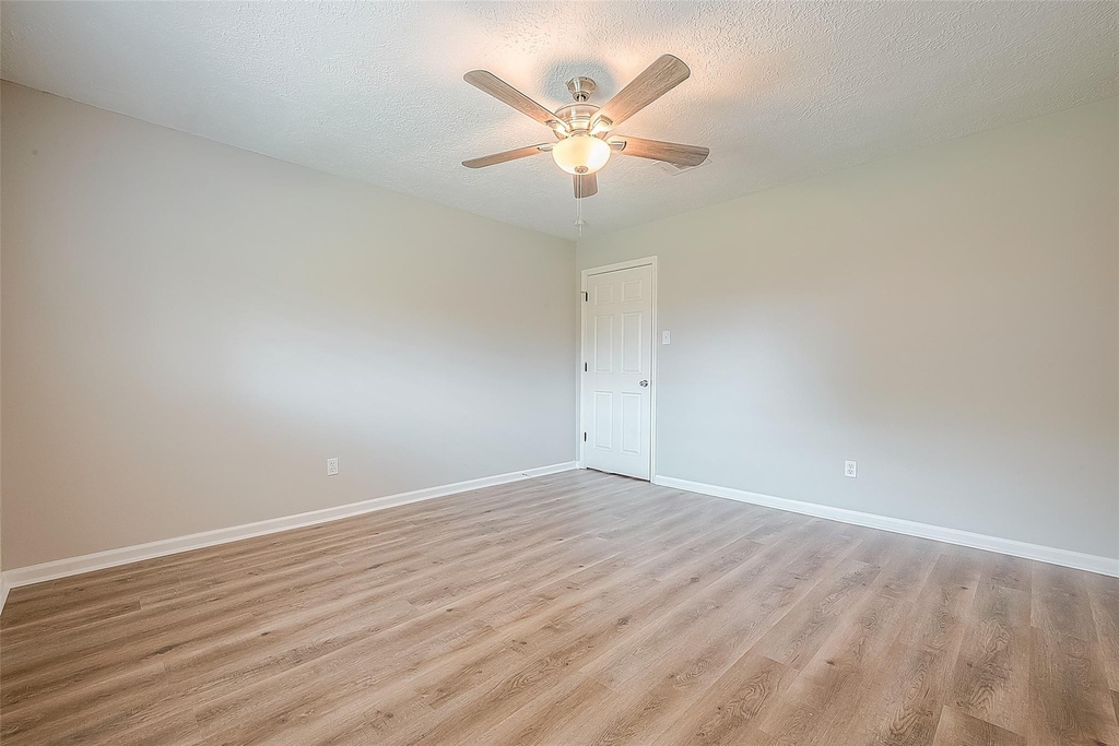 10935 Gulfdale Drive - Photo 32