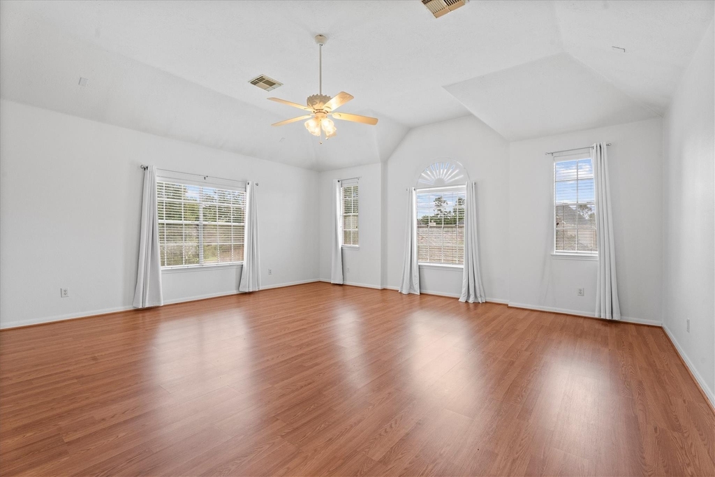 9218 Memorial Pines Way - Photo 22