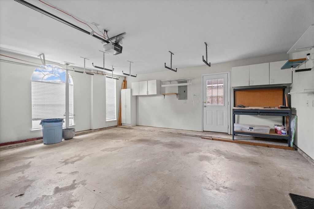 9218 Memorial Pines Way - Photo 33