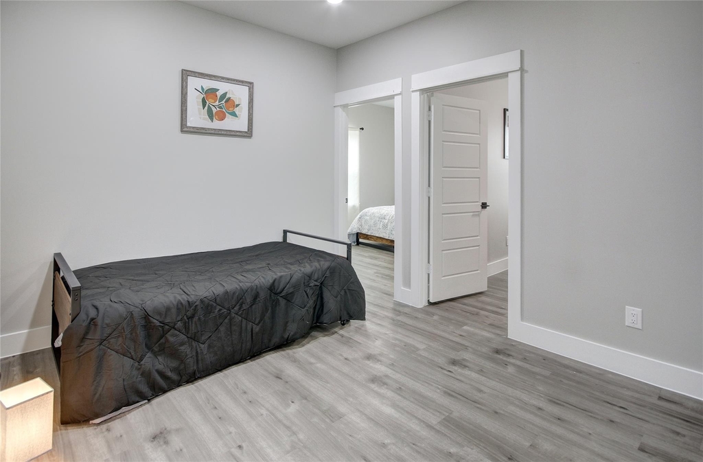 9305 Tower Street - Photo 32
