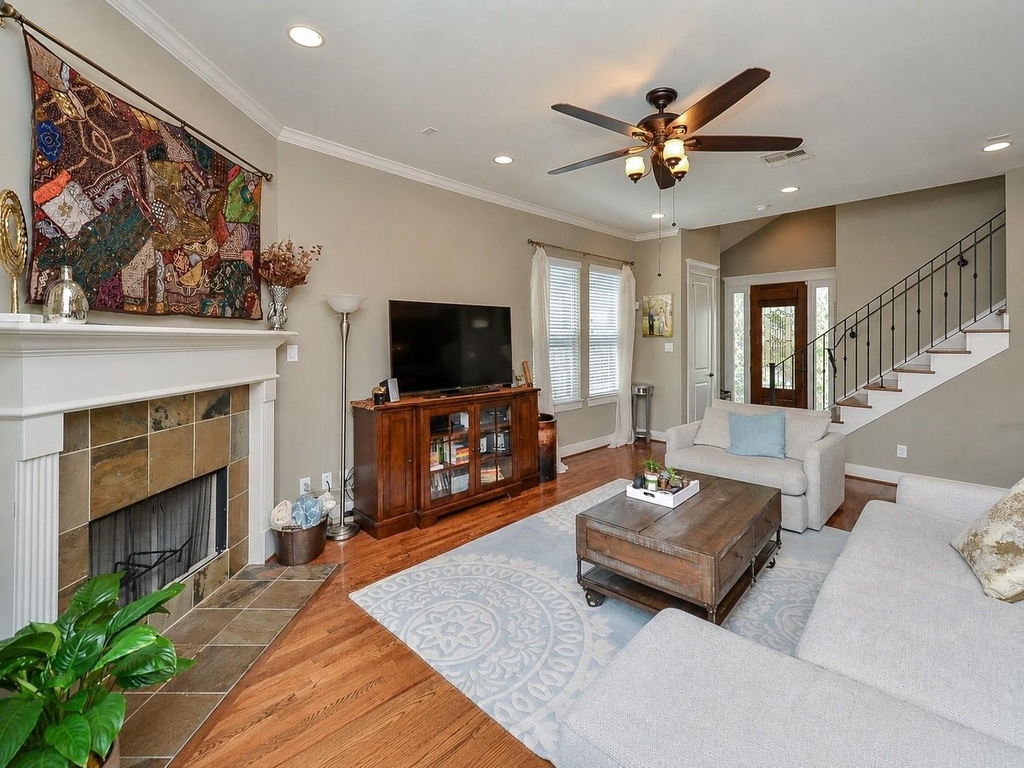 1411 W 22nd Street - Photo 4