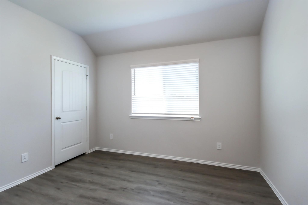 21602 Lexor Drive - Photo 11