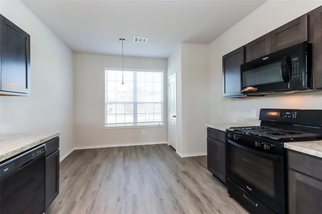 21602 Lexor Drive - Photo 2
