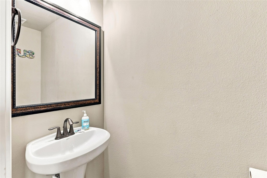 17915 Creek Bluff Lane - Photo 37