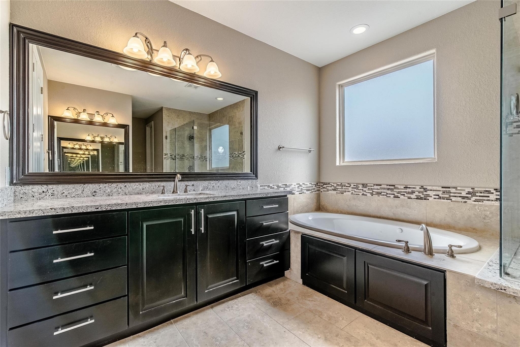 1610 Knox Street - Photo 19