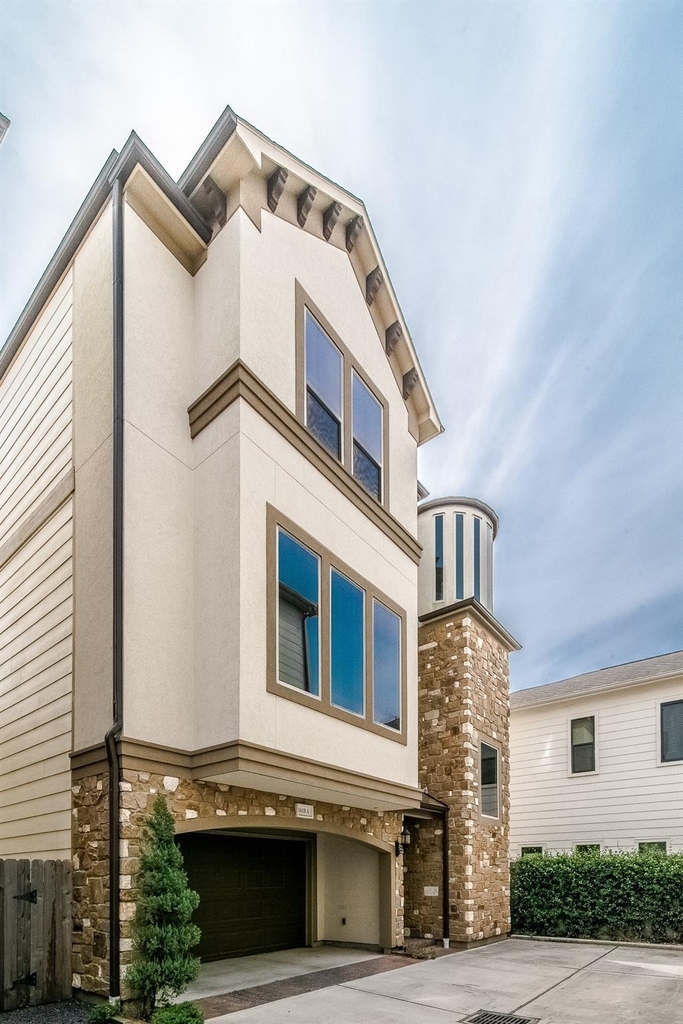 1610 Knox Street - Photo 0