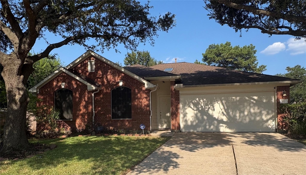 5026 Aquagate Drive - Photo 0