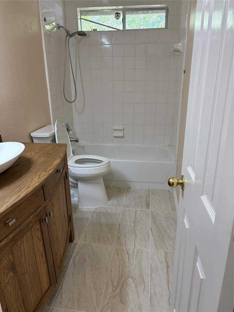 5026 Aquagate Drive - Photo 17