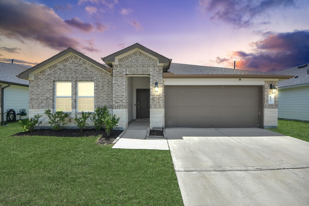 8614 Shumard Oak Drive - Photo 1