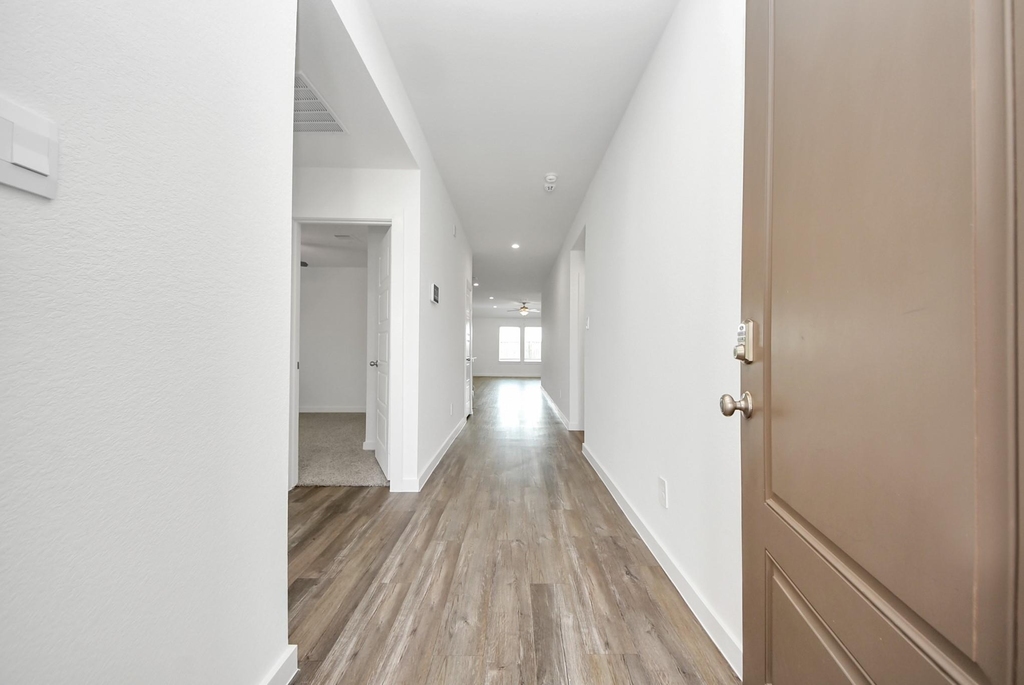 8614 Shumard Oak Drive - Photo 4