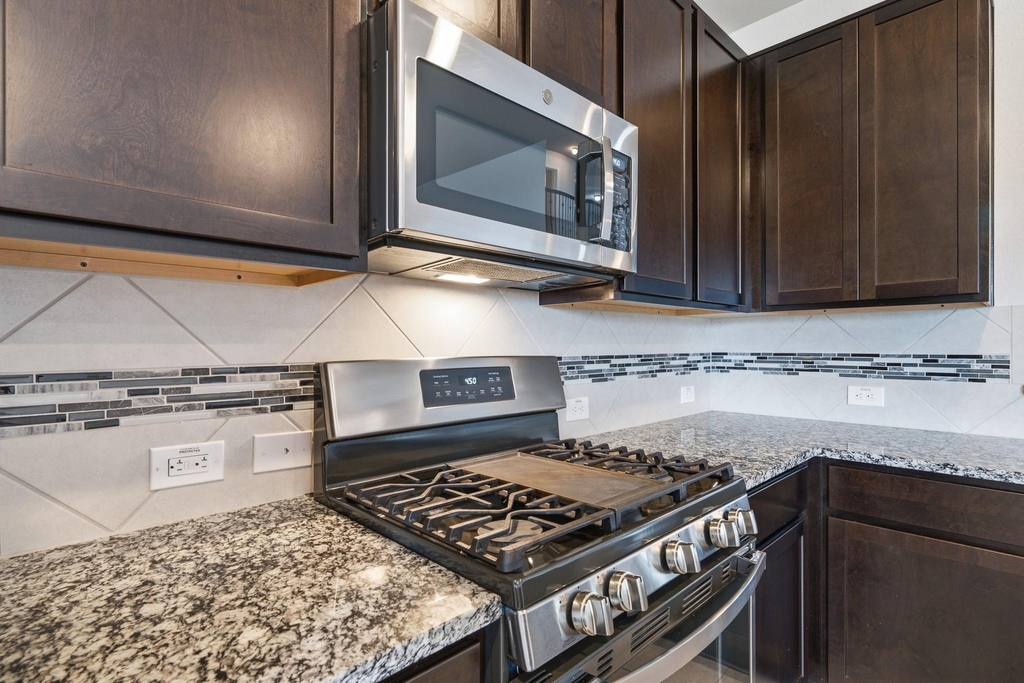 10402 Matterhorn Drive - Photo 12
