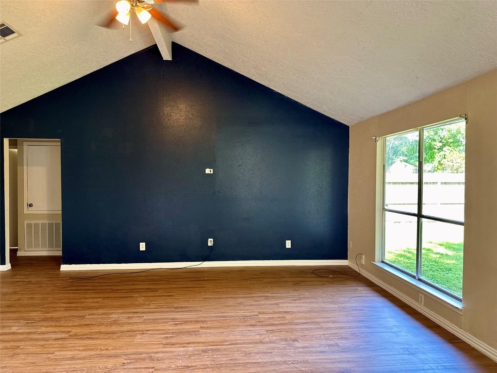 4206 Sequoia Street - Photo 3