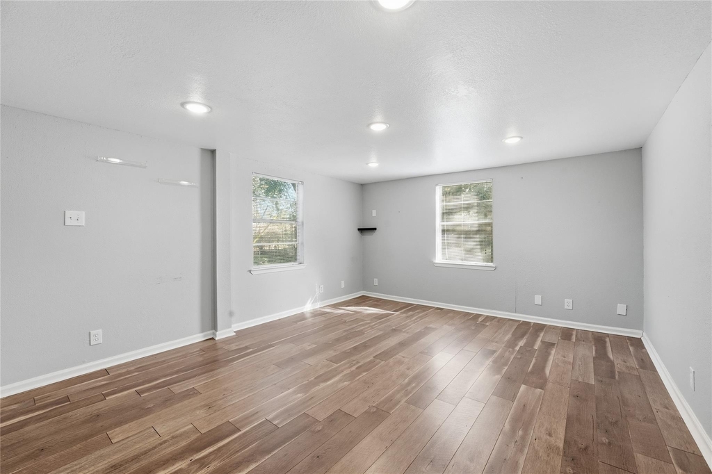6526 Linden Street - Photo 2
