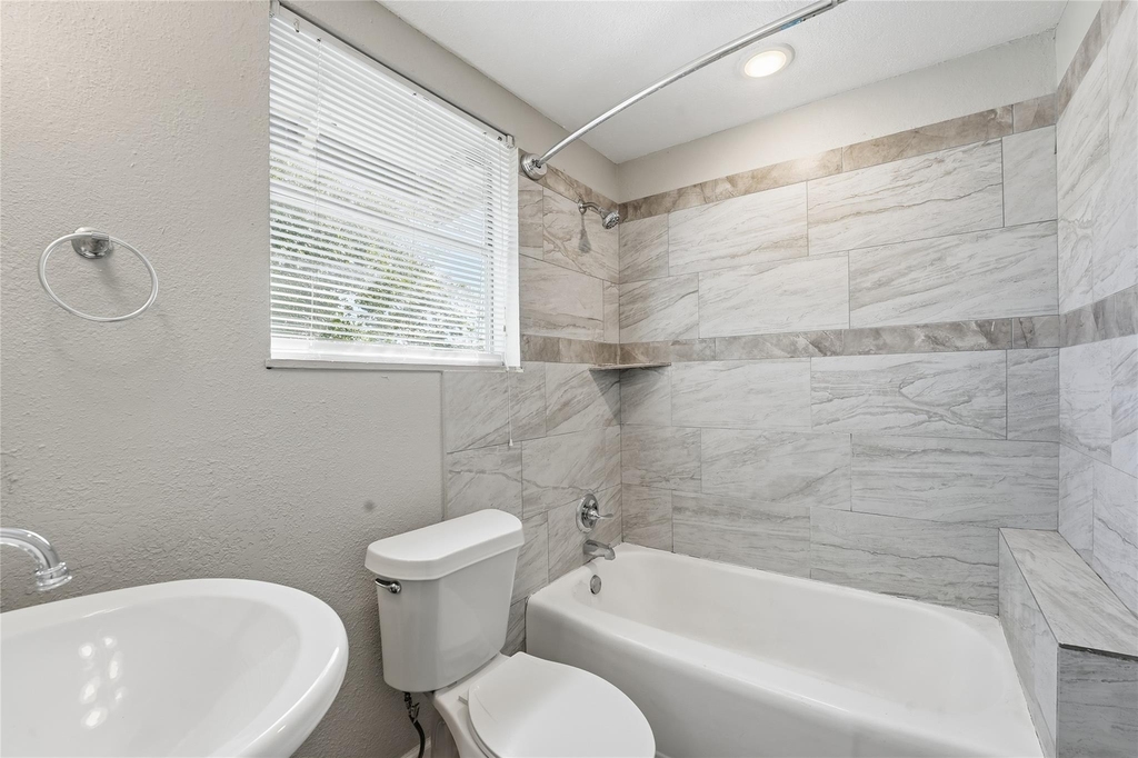 6526 Linden Street - Photo 10