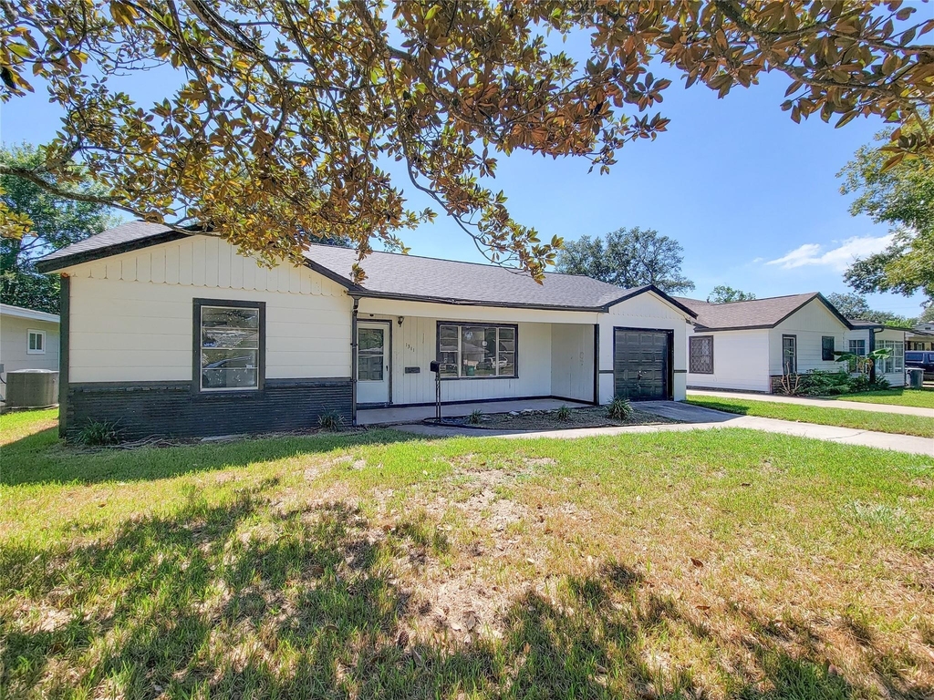 1311 Jefferson - Photo 2