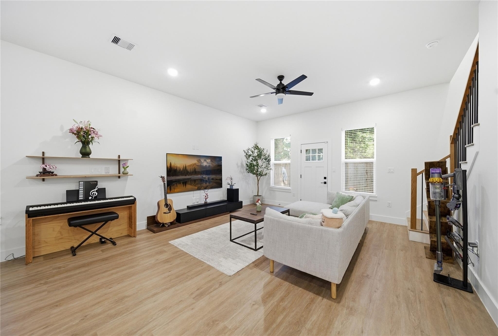 5218 San Juan Street - Photo 4