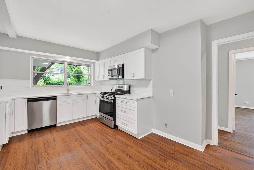 4106 Woodshire Street - Photo 19
