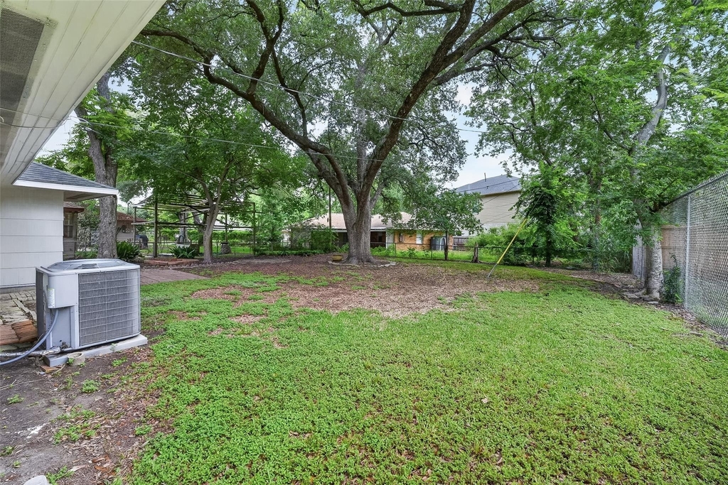 4106 Woodshire Street - Photo 33