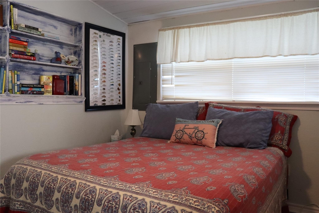 4214 Reeves Drive - Photo 7