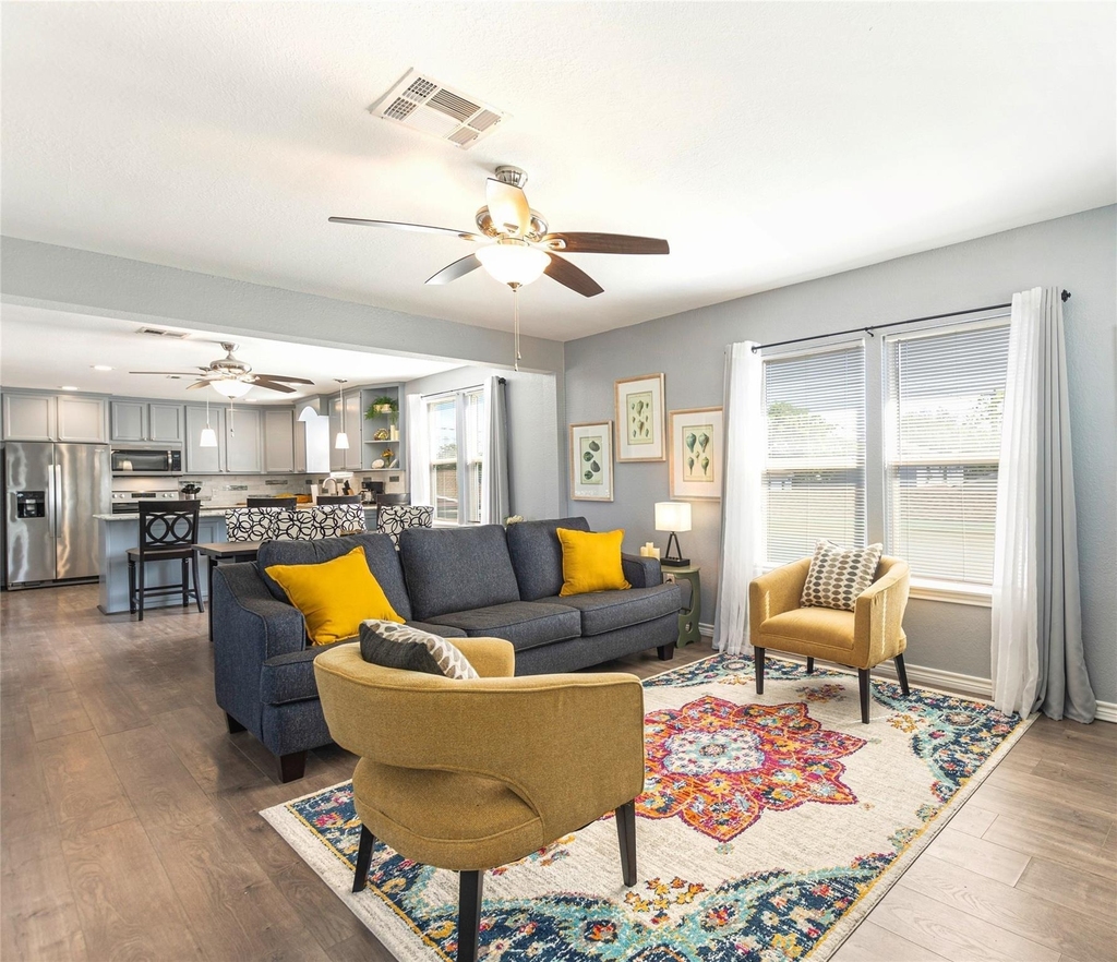5420 Avenue Q - Photo 3