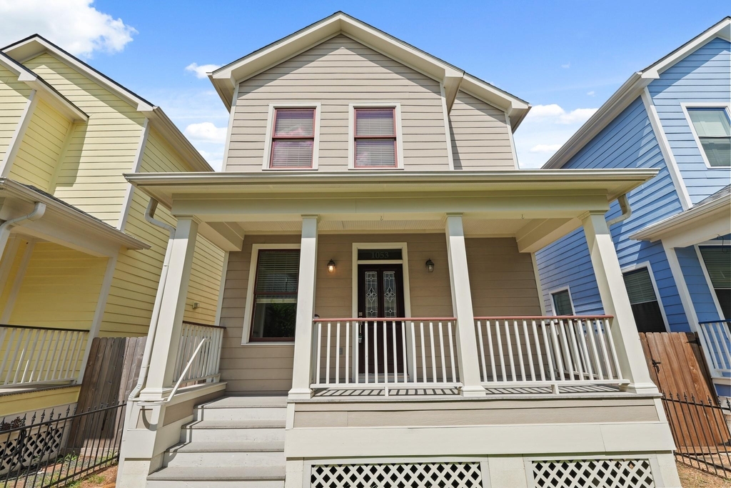 1053 W 16th Street - Photo 1