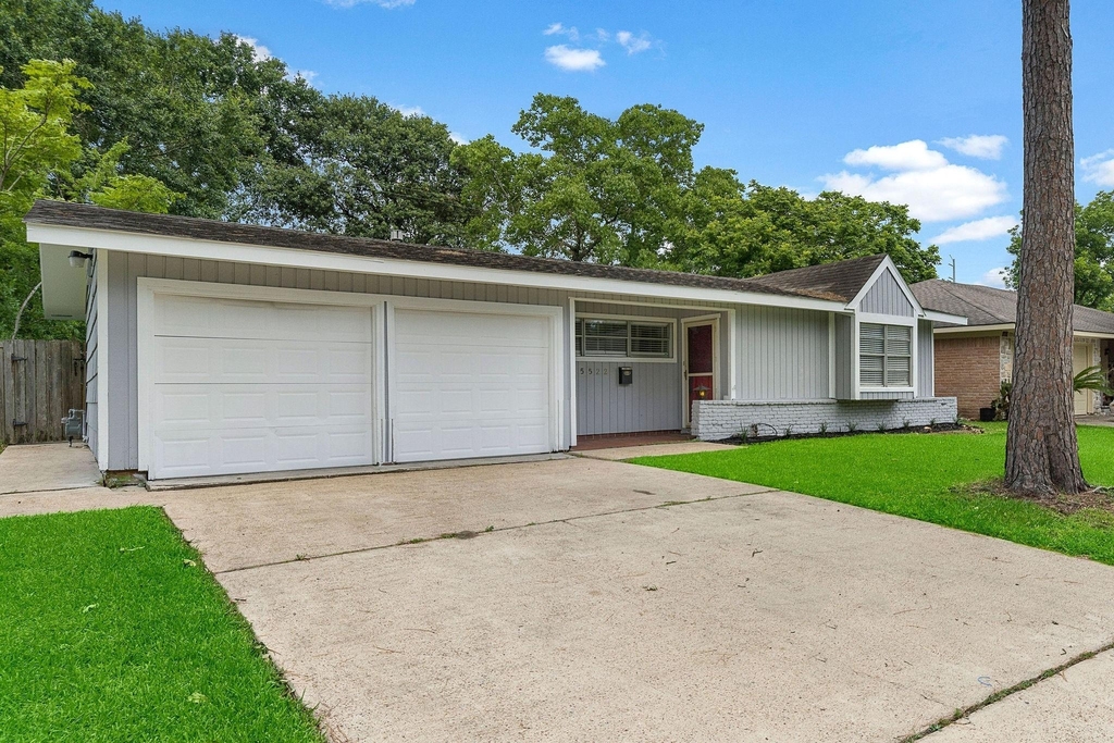 5522 Ariel Street - Photo 0