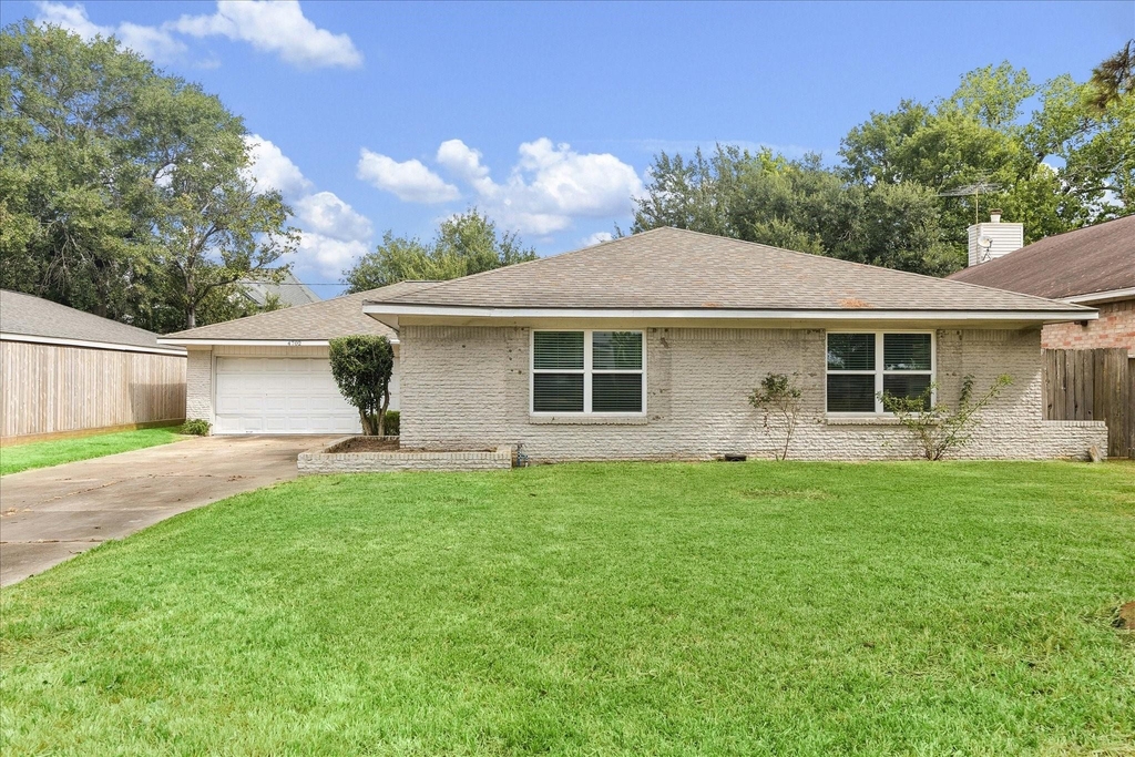 4702 Holly Street - Photo 0