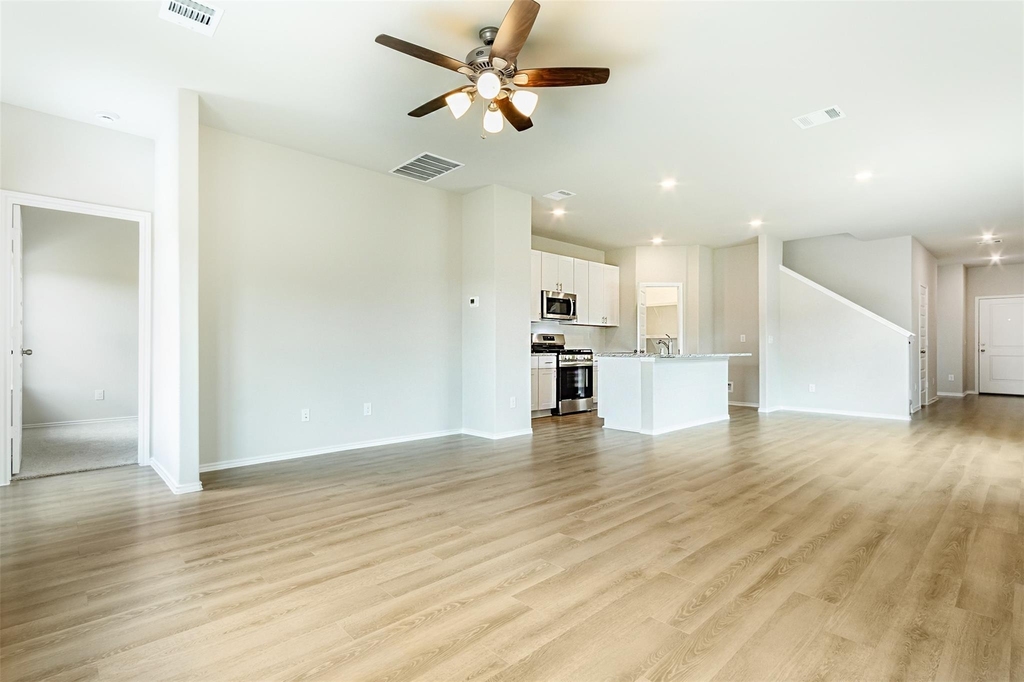 8205 Red Spruce St - Photo 9