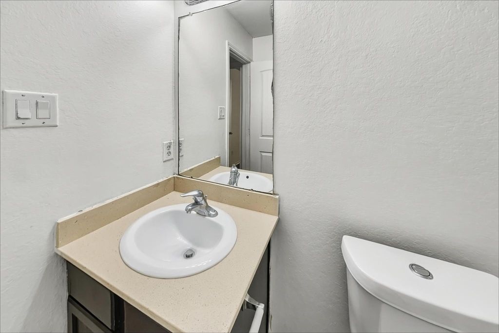 7211 Alava Drive - Photo 10