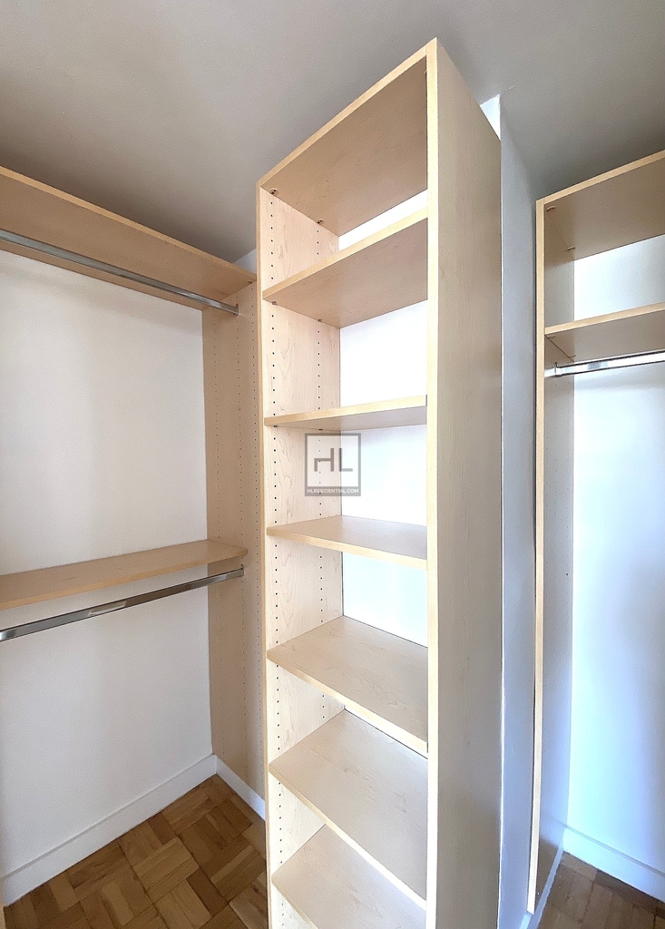 East 49th Street - Photo 4