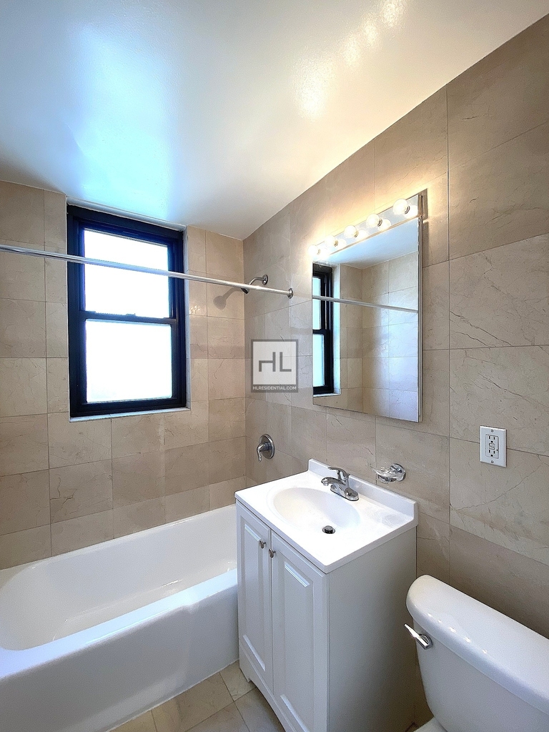 East 49th Street - Photo 5