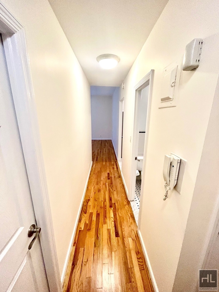East 91st Street - Photo 5