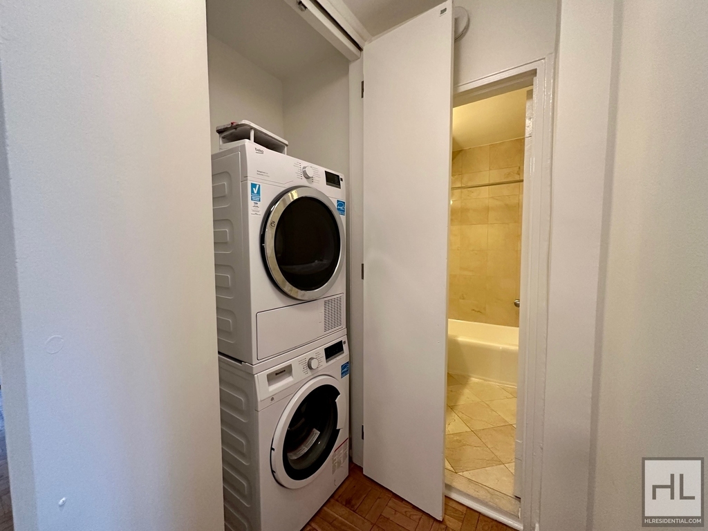 East 79th Street - Photo 5