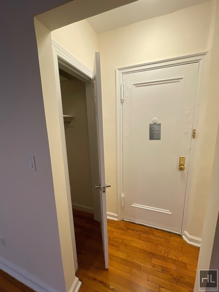 East 84th Street - Photo 9