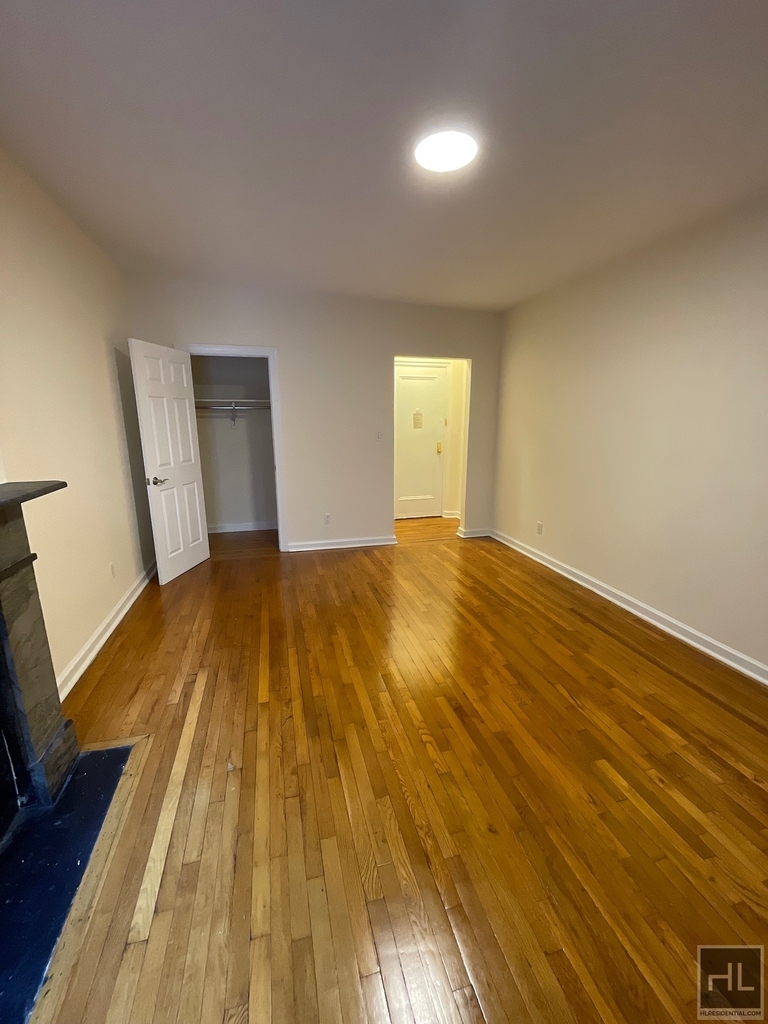 East 84th Street - Photo 5